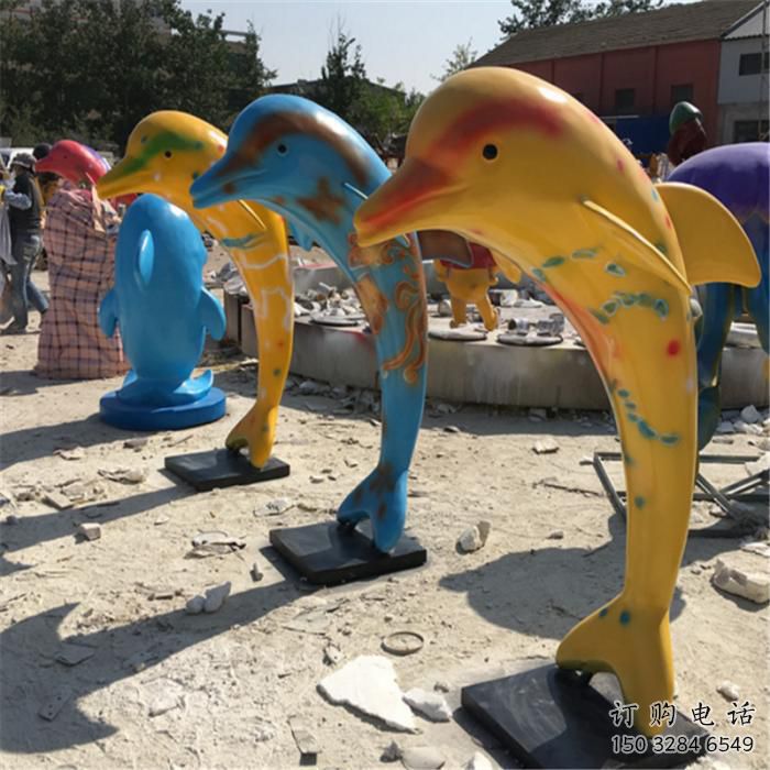 噴漆海豚雕塑廠家 卡通廣場小品 草地切面海豚雕塑