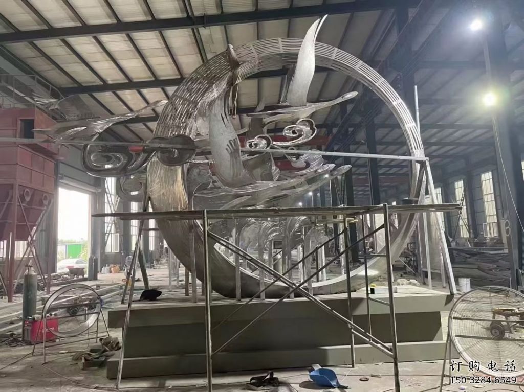 拉絲飛燕雕塑廠家 大型鏤空擺件 游樂場(chǎng)異形飛燕雕塑