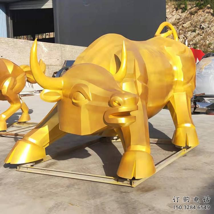 別墅牛雕塑廠家 卡通噴漆小品 農(nóng)村抽象牛雕塑