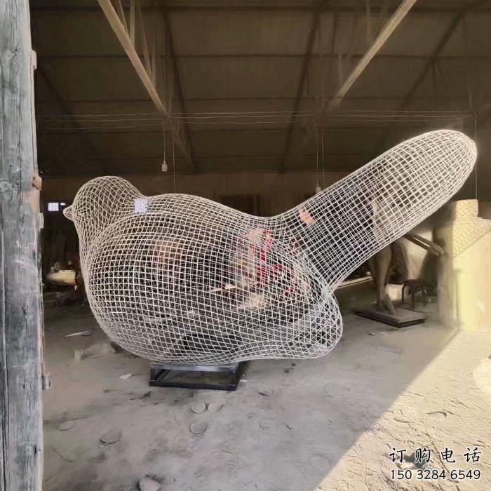 鏤空小鳥(niǎo)雕塑廠家 現(xiàn)代抽象擺件 草地切面小鳥(niǎo)雕塑