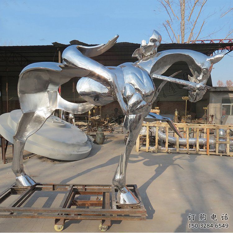 風(fēng)景區(qū)跑馬雕塑廠家 中式鏤空擺件 廣場(chǎng)仿古跑馬雕塑