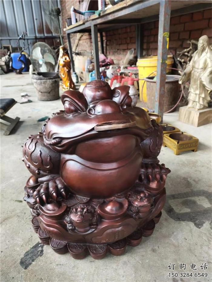 彩繪金蟾雕塑廠家 卡通噴漆小品 酒店現(xiàn)代金蟾雕塑