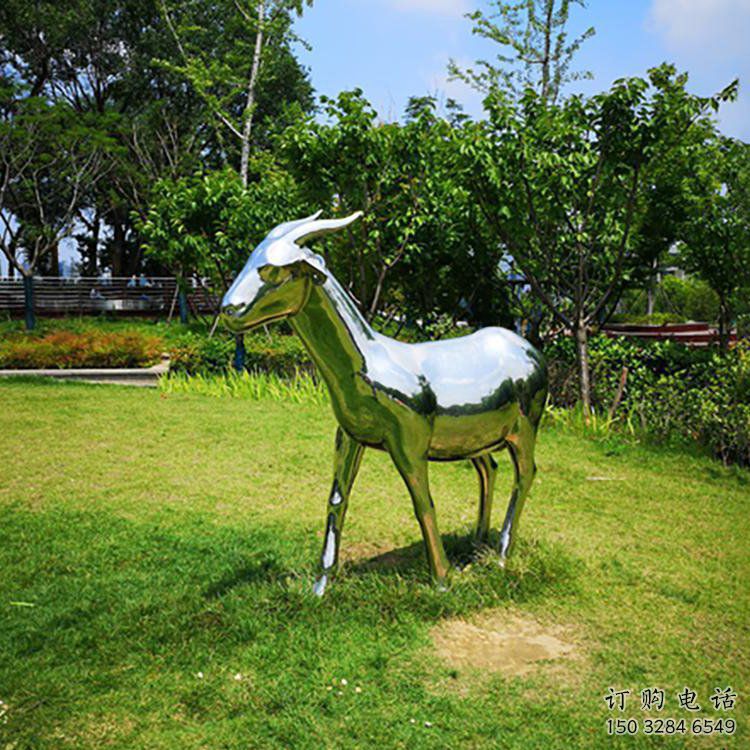 鏡面小羊雕塑廠家 現(xiàn)代公園擺件 游樂(lè)場(chǎng)異形小羊雕塑