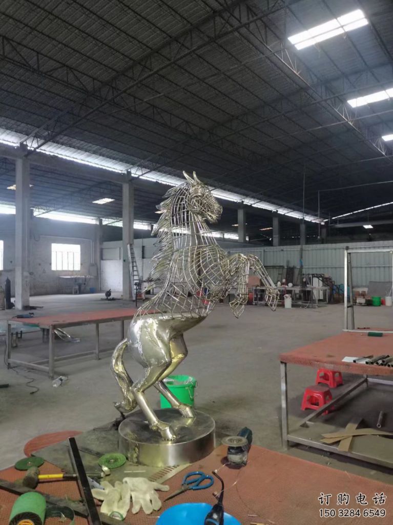 幼兒園花片馬雕塑廠(chǎng)家 卡通噴漆小品 大型異形花片馬雕塑