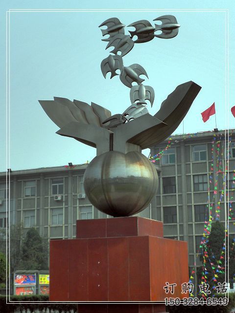 大型商場(chǎng)地球雕塑廠家 廣場(chǎng)抽象擺件 鏡面不銹鋼地球雕塑 大型商場(chǎng)地球雕塑廠家 廣場(chǎng)抽象擺件 鏡面不銹鋼地球雕塑