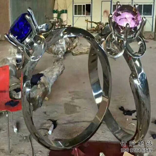 異形指環(huán)雕塑廠家 現(xiàn)代小品 公園不銹鋼指環(huán)雕塑