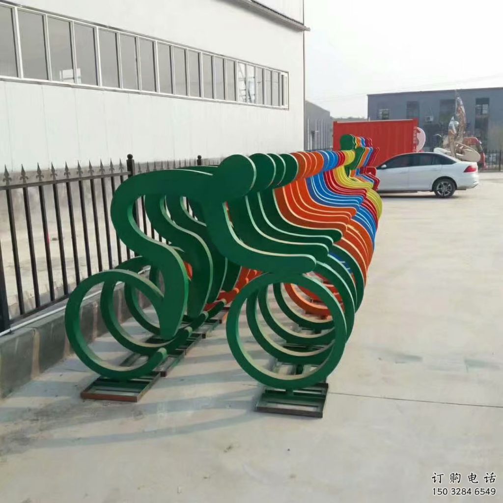 異形賽車(chē)雕塑廠家 現(xiàn)代小品 體育場(chǎng)不銹鋼賽車(chē)雕塑廠