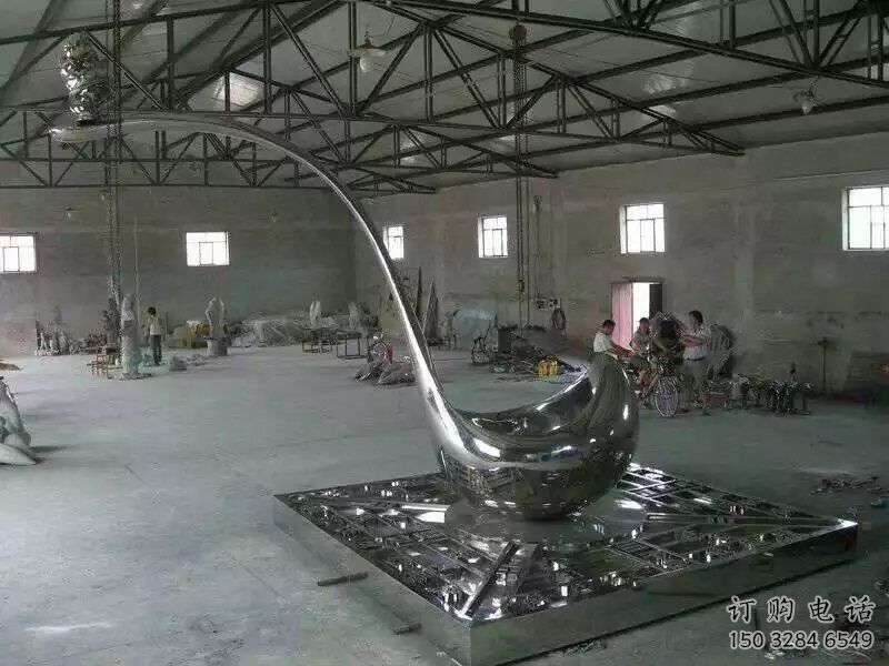 現(xiàn)代湯匙雕塑廠家 大型別墅區(qū)擺件 不銹鋼戶外湯匙雕塑廠
