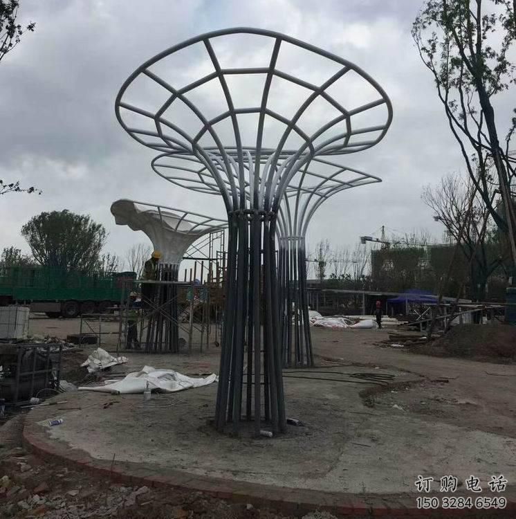 房地產(chǎn)花傘雕塑廠家 鋼管擺件 鏤空不銹鋼花傘雕塑定做