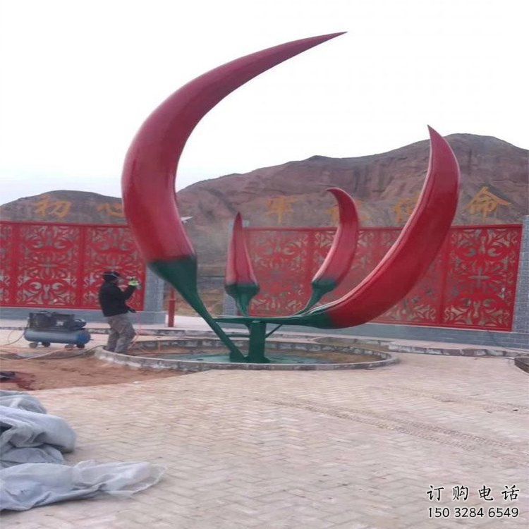 村口辣椒雕塑廠家  戶外現(xiàn)代擺件  創(chuàng)意不銹鋼辣椒雕塑廠
