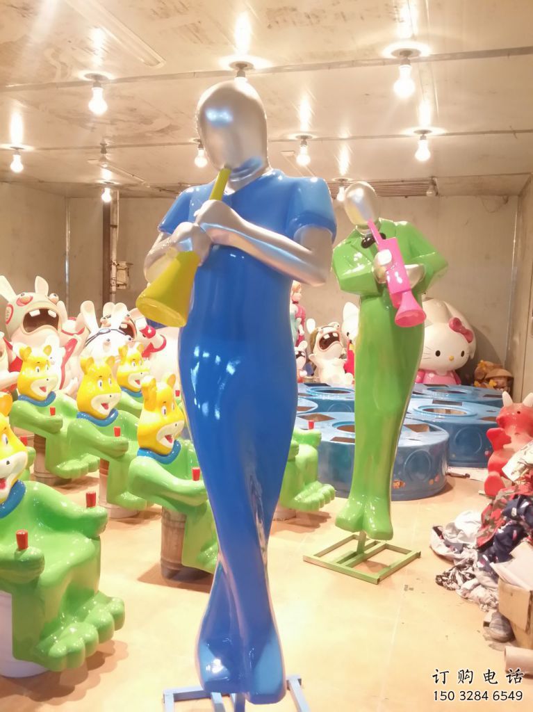 現(xiàn)代音樂人雕塑廠家 大型別墅區(qū)擺件  彩繪音樂人雕塑廠