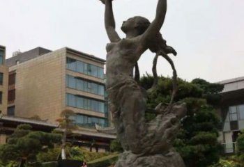 庭院女媧補(bǔ)天雕塑廠家 草地小品 鍛造女媧補(bǔ)天雕塑廠