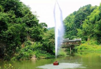 噴泉雕塑廠家，高噴方式水景，不銹鋼高噴噴泉雕塑廠家