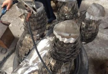 江蘇農(nóng)村猩猩雕塑，發(fā)光主題，噴砂工藝