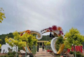 心形拱門雕塑，鏤空工藝，不銹鋼藝術大門雕塑廠家