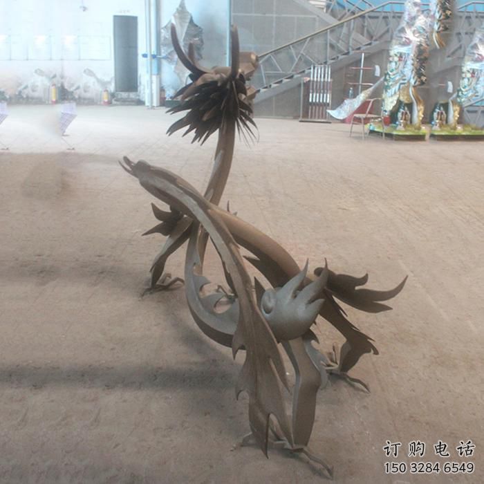 幾何恐龍雕塑供應(yīng)，城區(qū)小品，鐵藝恐龍雕塑制造商