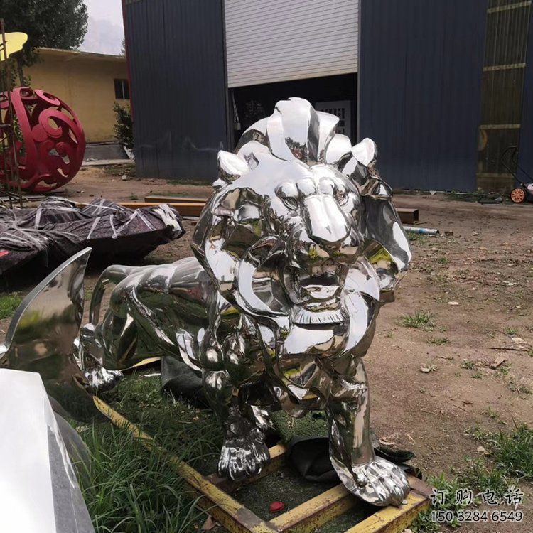 景觀獅子雕塑優(yōu)選，陸地擺件，不銹鋼獅子雕塑供應(yīng)