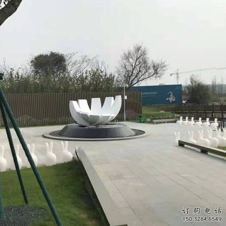 蓮花雕塑生產(chǎn)廠家，城市裝飾，幾何蓮花雕塑選定