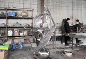 地球儀雕塑批發(fā)，鏡面工藝，景觀筆記本地球儀雕塑承接