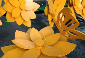 黃蓮花雕塑制造商，小區(qū)擺件，烤漆黃蓮花雕塑制造廠家