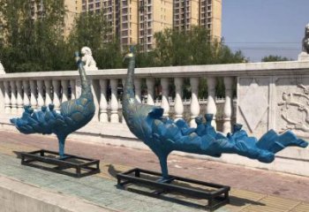 彩繪孔雀雕塑供應(yīng)，圓雕體系，仿古孔雀雕塑制作廠家