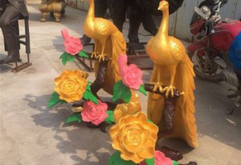 孔雀雕塑制作廠家，公園小品，銅孔雀雕塑優(yōu)選?