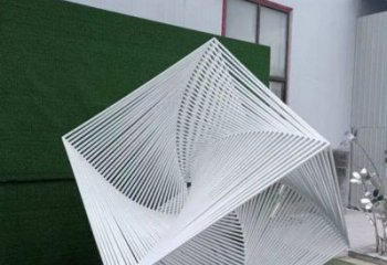廣場立方體雕塑廠家，市標(biāo)雕塑，鏤空立方體雕塑定制