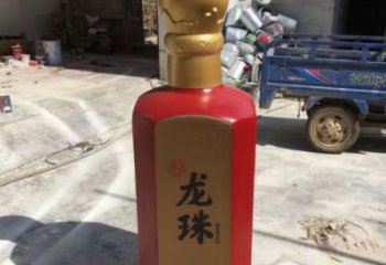 街道酒瓶雕塑，鍛造景觀雕塑，彩繪效果