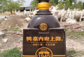 洋酒瓶雕塑專供，景區(qū)雕塑，玻璃鋼洋酒瓶雕塑提供