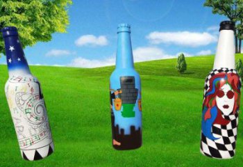 啤酒瓶雕塑承接，景區(qū)案例，玻璃鋼啤酒瓶雕塑承接