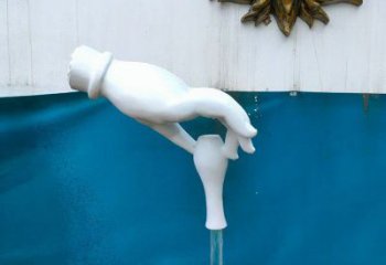 手雕塑服務商，公園小品，地產(chǎn)手捏瓶子雕塑廠家