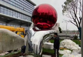 火球雕塑制作，鍛造工藝，廣場手托火球雕塑選用廠家