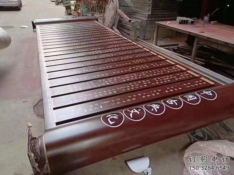 景區(qū)書卷雕塑，鍍金歐式雕塑，鐵藝材質(zhì)