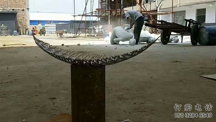 鏤空樹葉雕塑制作，公園小品，鏡面鏤空樹葉雕塑優(yōu)選
