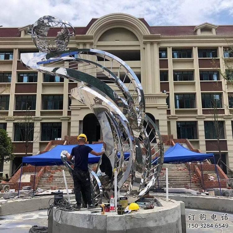 鏡面樹葉雕塑訂做，景區(qū)案例，不銹鋼鏡面樹葉雕塑廠家
