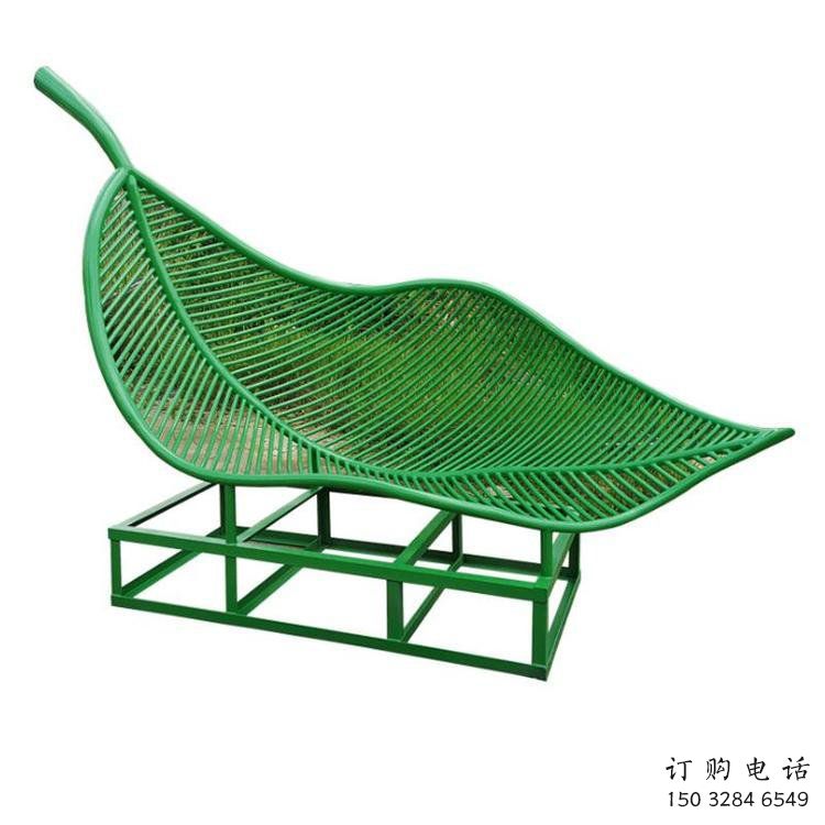 藝術(shù)樹葉雕塑定制，景觀雕塑，不銹鋼烤漆樹葉雕塑廠家