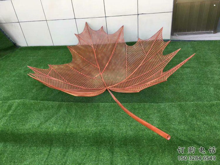 鏤空樹葉雕塑，景區(qū)雕塑，鐵藝樹葉雕塑廠家指用