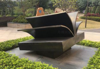 銅書本雕塑制作，景區(qū)案例，銅書本雕塑定做廠家