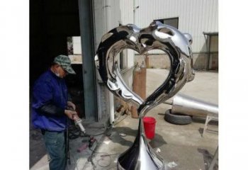 心形雕塑工廠選用，街道標識，景觀鏡面心形雕塑批發(fā)
