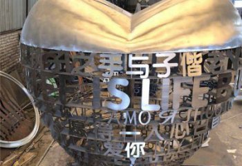 心形球雕塑批發(fā)，廣場系列，不銹鋼心形球雕塑廠家定價