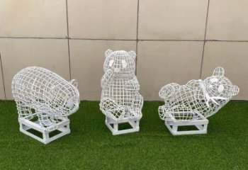 廣場熊貓雕塑優(yōu)價，鋼管組合，鏤空熊貓雕塑廠家