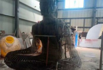 現(xiàn)代鏤空人物雕塑優(yōu)選，圓雕體系，鐵藝坐式人物雕塑選定