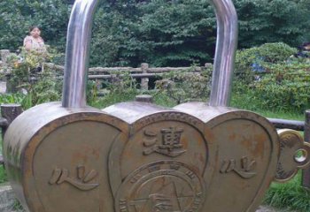 公園銅鎖子雕塑定做，小區(qū)擺件，銅鎖子雕塑制作