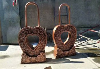 現(xiàn)代藝銅鎖子雕塑展品，室外軟裝，銅鎖子雕塑訂做