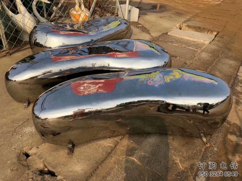 隴南坐凳雕塑，小區(qū)園林雕塑，不銹鋼鏡面效果