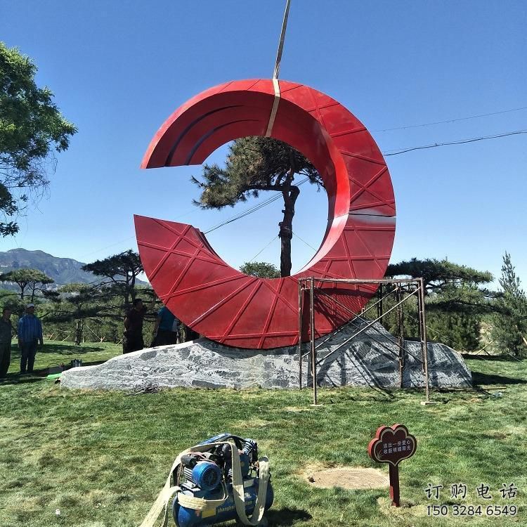 梅州草地精神堡壘雕塑