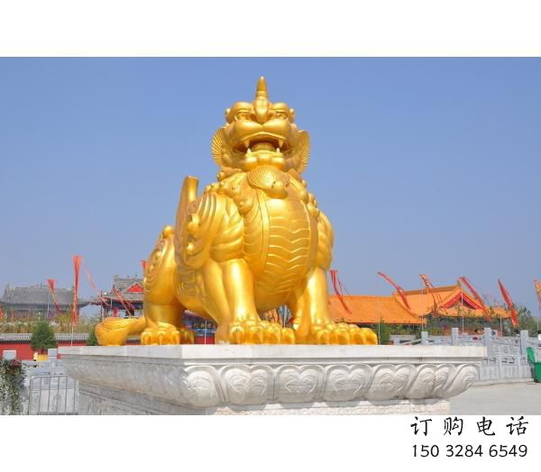 城東廣場(chǎng)貔貅雕塑，動(dòng)物彩繪雕塑，抽象效果