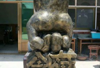 攀枝花握拳雕塑訂做，歐式風(fēng)格，玻璃鋼握拳雕塑廠家選定