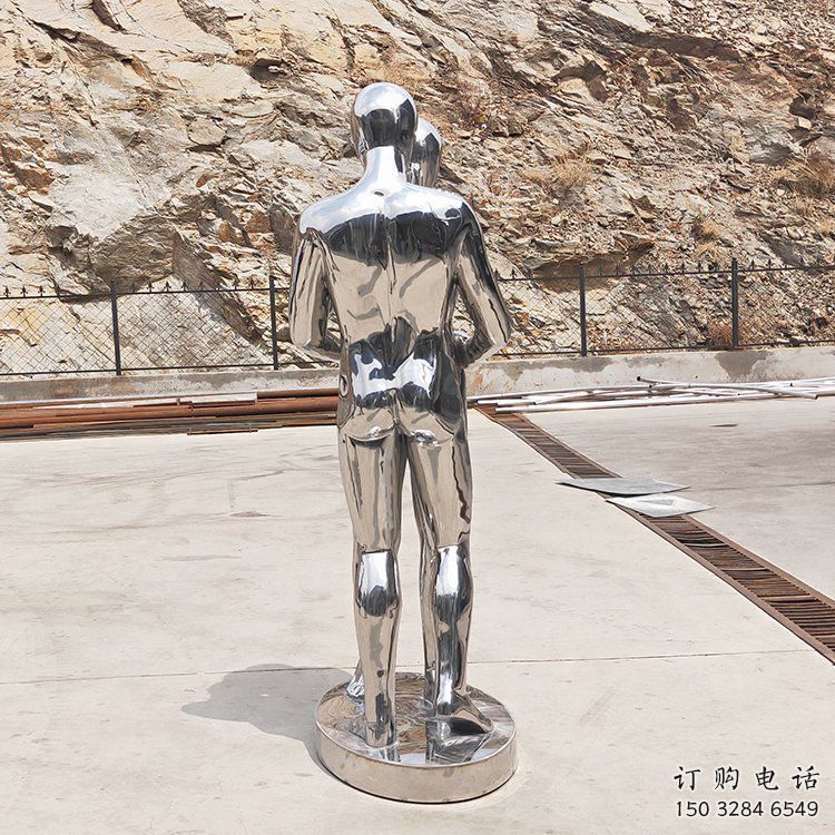 長(zhǎng)壽廣場(chǎng)情侶雕塑